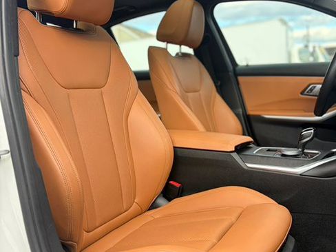 Used 2022 BMW 330i xDrive Sedan w/ Driving Assistance Package image 16