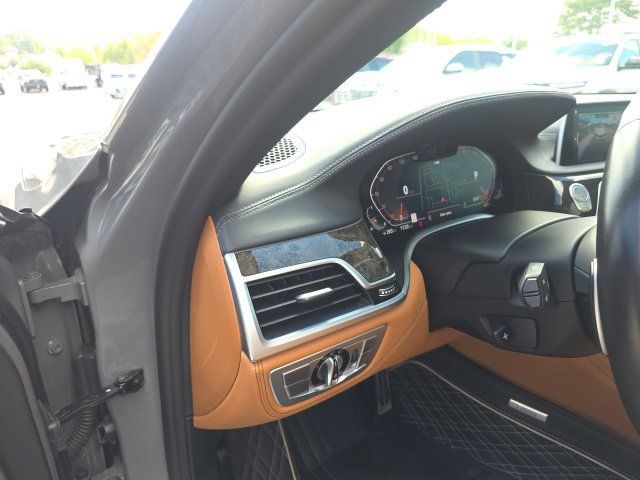 Used 2022 BMW 750i xDrive w/ Executive Package AWD/4WD image 15