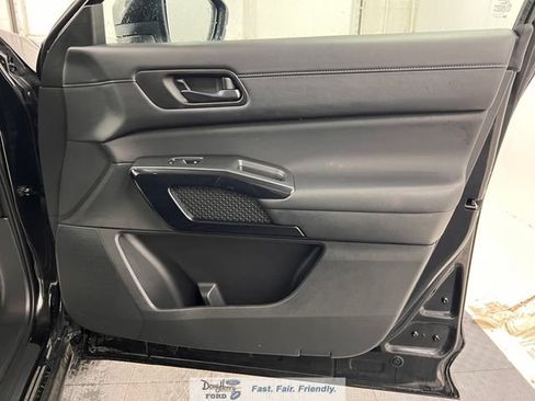 Used 2025 Nissan Pathfinder SV FWD image 36