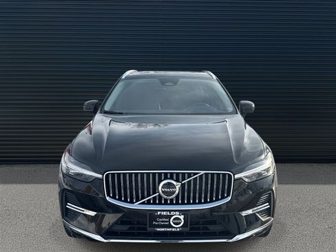 Certified 2023 Volvo XC60 B5 Plus w/ Climate Package image 2