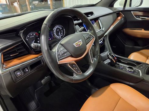 Used 2022 Cadillac XT5 Premium Luxury image 5
