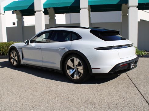 Certified 2023 Porsche Taycan 4S image 3