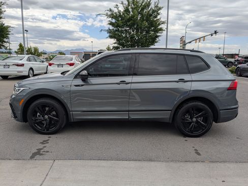 Used 2023 Volkswagen Tiguan SE R-Line AWD/4WD image 10