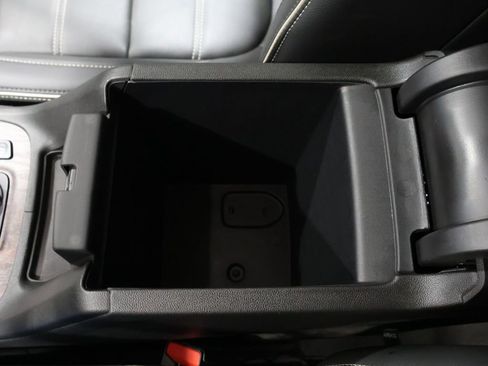 Used 2023 GMC Acadia Denali image 30