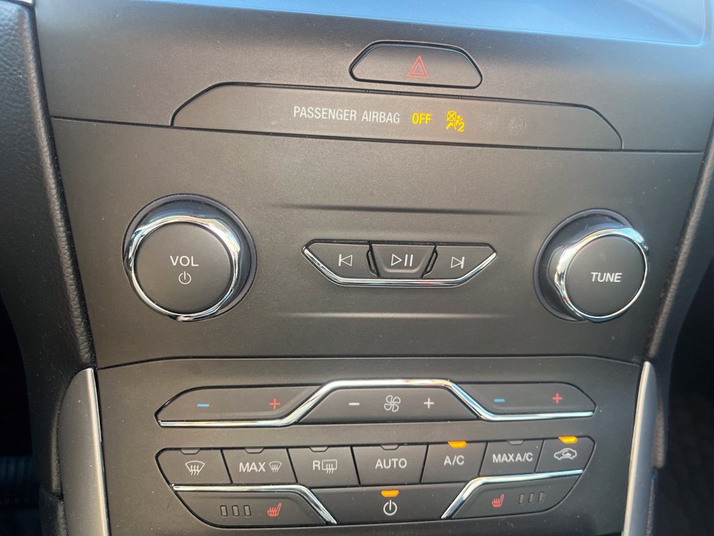 Used 2019 Ford Edge SEL w/ Equipment Group 201A FWD image 19