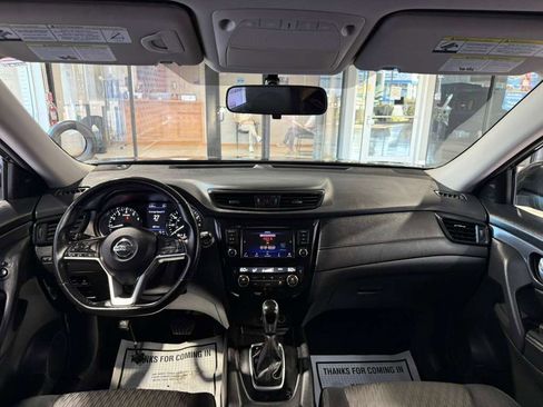 Used 2018 Nissan Rogue SV image 29