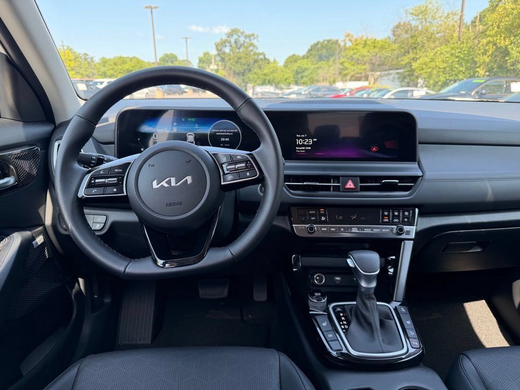 New 2026 Kia Seltos SX AWD/4WD image 16