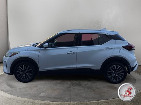 Used 2024 Nissan Kicks SV FWD image 4