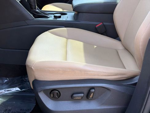 Used 2020 Volkswagen Atlas Cross Sport SE image 16