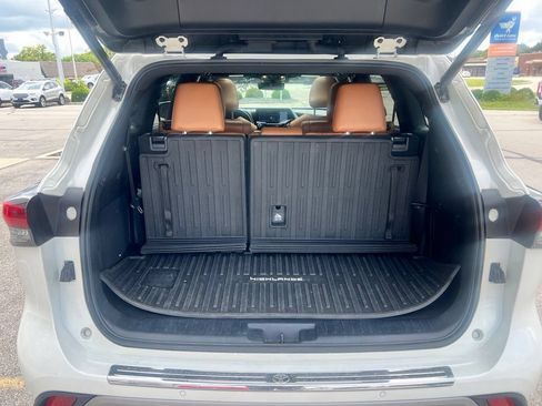 Used 2021 Toyota Highlander Platinum AWD/4WD image 31