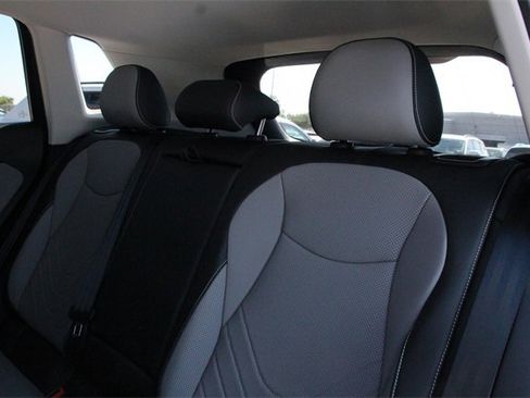 New 2025 Volkswagen Tiguan SE image 15