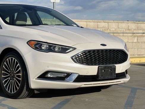 Used 2018 Ford Fusion Energi Platinum image 3