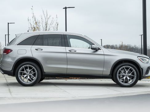 Used 2020 Mercedes-Benz GLC 300 4MATIC image 3