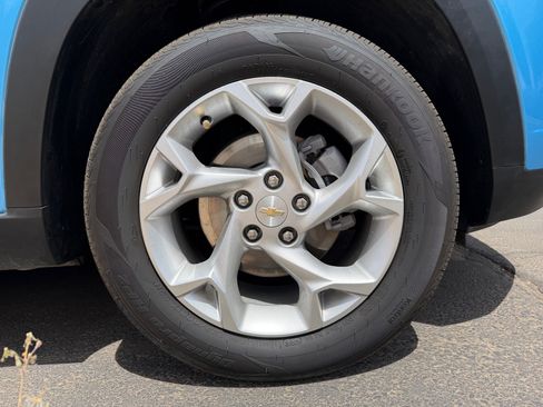 Used 2025 Chevrolet Trax LS w/ LS Convenience Package FWD image 6