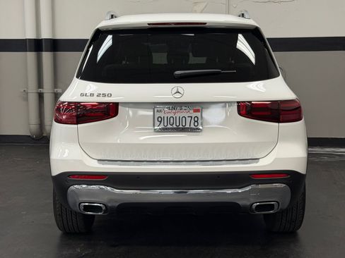 Used 2025 Mercedes-Benz GLB 250 image 11