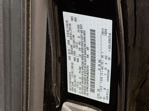 Used 2019 Ford Escape SEL image 12