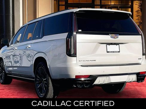 Certified 2024 Cadillac Escalade ESV V w/ Heavy-Duty Trailer Package AWD/4WD image 4
