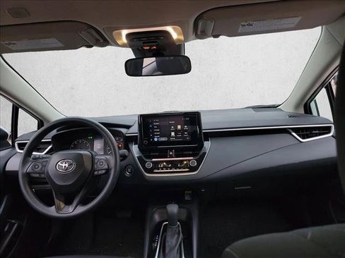 Used 2025 Toyota Corolla LE image 17