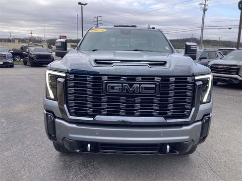 Used 2024 GMC Sierra 2500 Denali Ultimate image 9