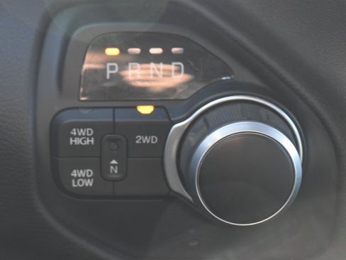 Used 2024 RAM 2500 Big Horn w/ Sport Appearance Package image 27