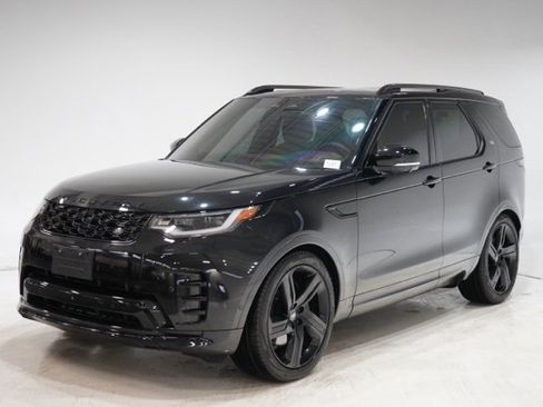 Used 2024 Land Rover Discovery Dynamic SE image 3