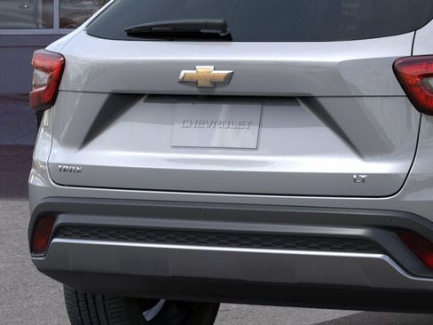 New 2026 Chevrolet Trax LT w/ Driver Confidence Package image 14