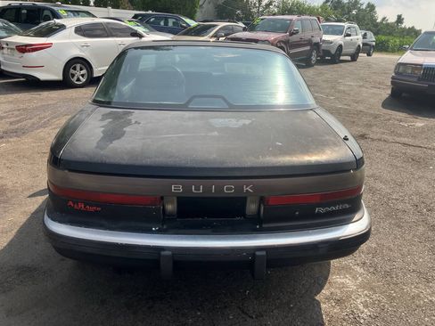 Used 1989 Buick Reatta Coupe FWD image 8