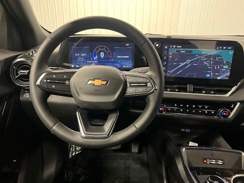 New 2026 Chevrolet Equinox LT w/ Convenience Package II image 17