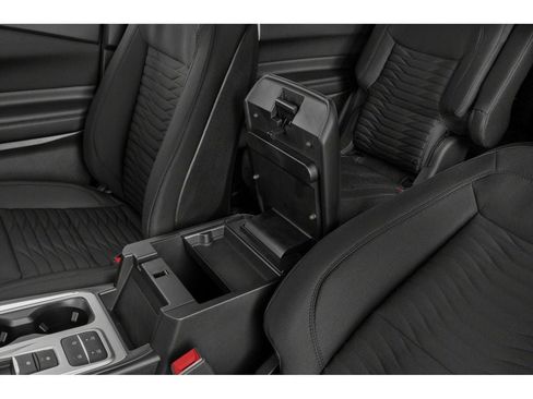 Used 2022 Ford Explorer XLT image 9
