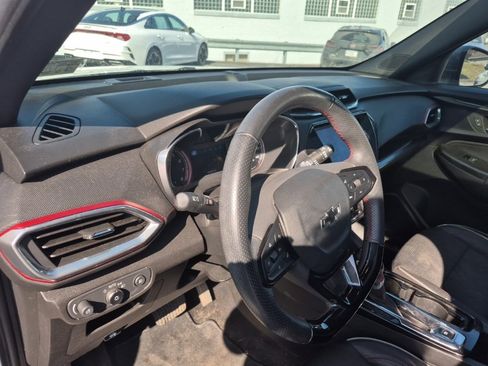 Used 2022 Chevrolet TrailBlazer RS w/ Sun and Liftgate Package image 10