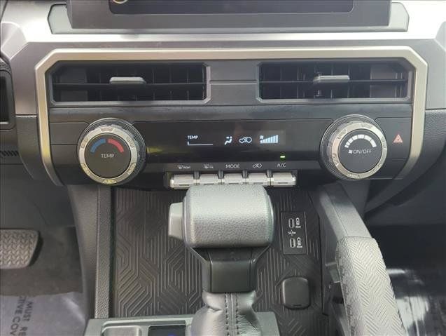 Certified 2025 Toyota 4Runner SR5 AWD/4WD image 19