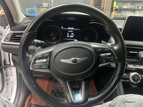 Used 2021 Genesis G70 2.0T image 17