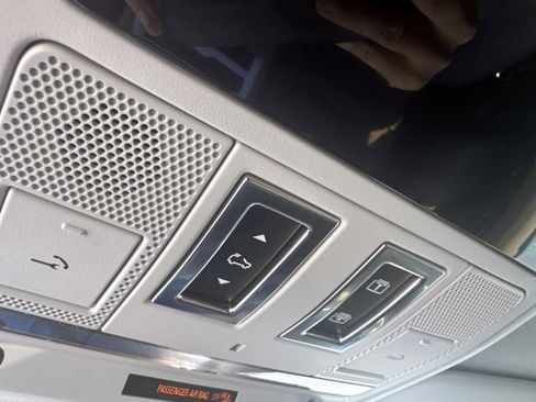 New 2025 Land Rover Defender 130 X-Dynamic SE image 27