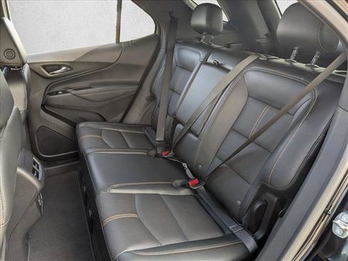 Used 2023 Chevrolet Equinox Premier image 19