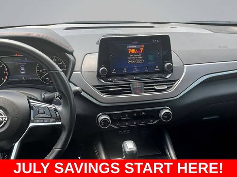 Used 2024 Nissan Altima 2.5 SR FWD image 12
