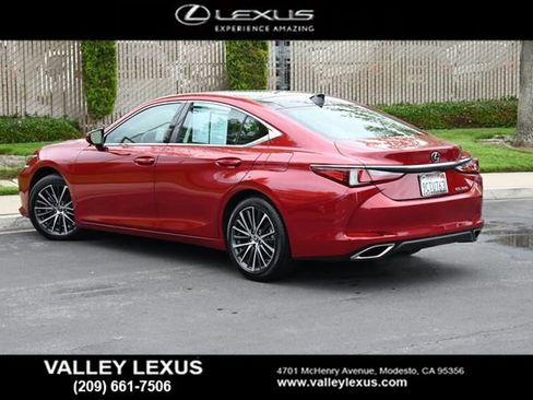 Certified 2022 Lexus ES 350 w/ Premium Package FWD image 4