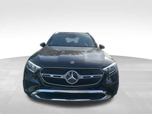 Used 2025 Mercedes-Benz GLC 300 4MATIC image 10