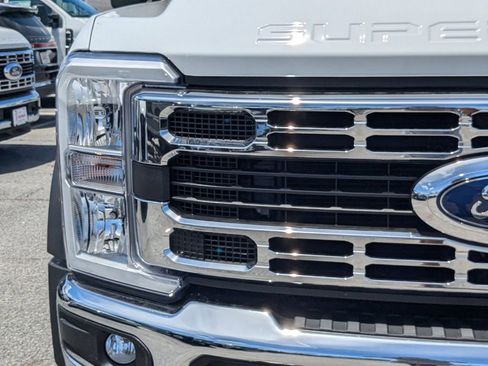 New 2025 Ford F550 4x4 Crew Cab Super Duty image 9