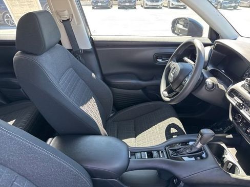 Used 2023 Honda HR-V LX image 11