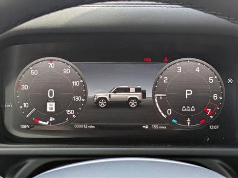 New 2025 Land Rover Defender 90 X-Dynamic SE image 10