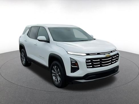 Used 2025 Chevrolet Equinox LT image 3