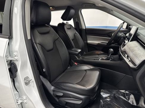 Used 2022 Jeep Compass Latitude image 27