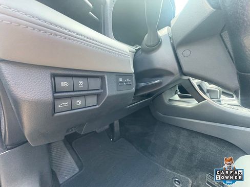 Used 2019 Toyota Avalon XLE w/ Moonroof Package FWD image 17