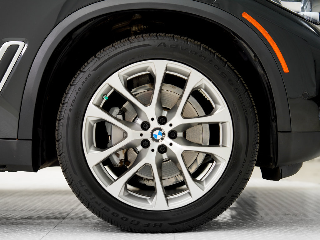 Used 2022 BMW X5 xDrive40i AWD/4WD image 27