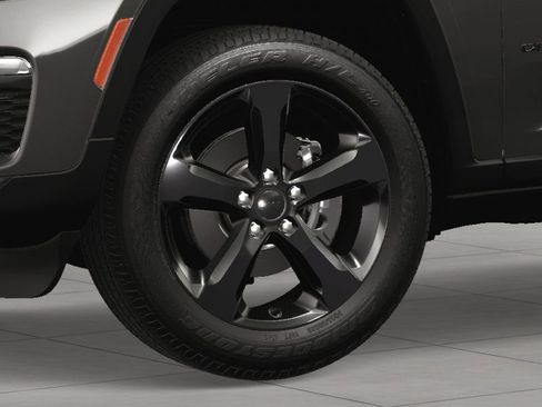 New 2025 Jeep Grand Cherokee Limited w/ Black Appearance Package image 19