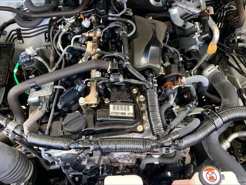 Used 2025 Toyota Tacoma SR RWD image 27