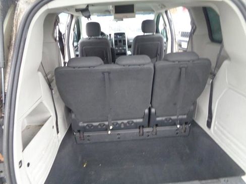 Used 2009 Dodge Grand Caravan SXT image 19