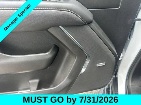 Used 2023 GMC Yukon SLT RWD image 14