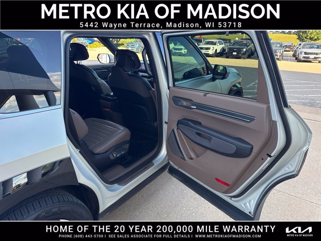 Used 2024 Kia EV9 Land AWD/4WD image 48
