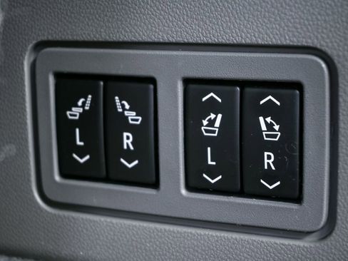 Used 2022 Cadillac XT6 Premium Luxury w/ Technology Package image 10